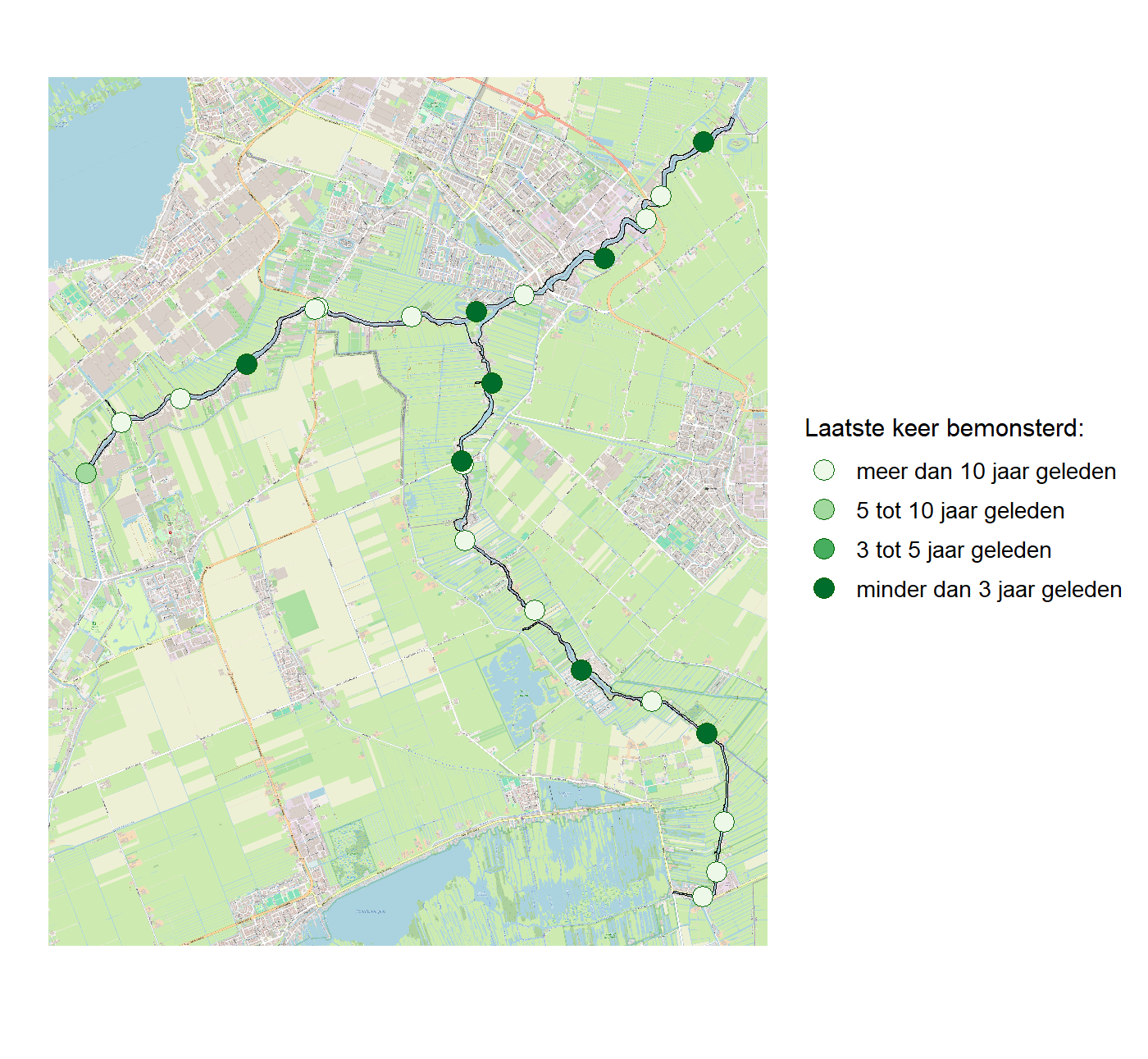 Kaart met meetlocaties waar waterplanten worden gemeten (groene stippen). Het laatste meetjaar waarin een locatie is bemonsterd is weergegeven in verschillende tinten groen.