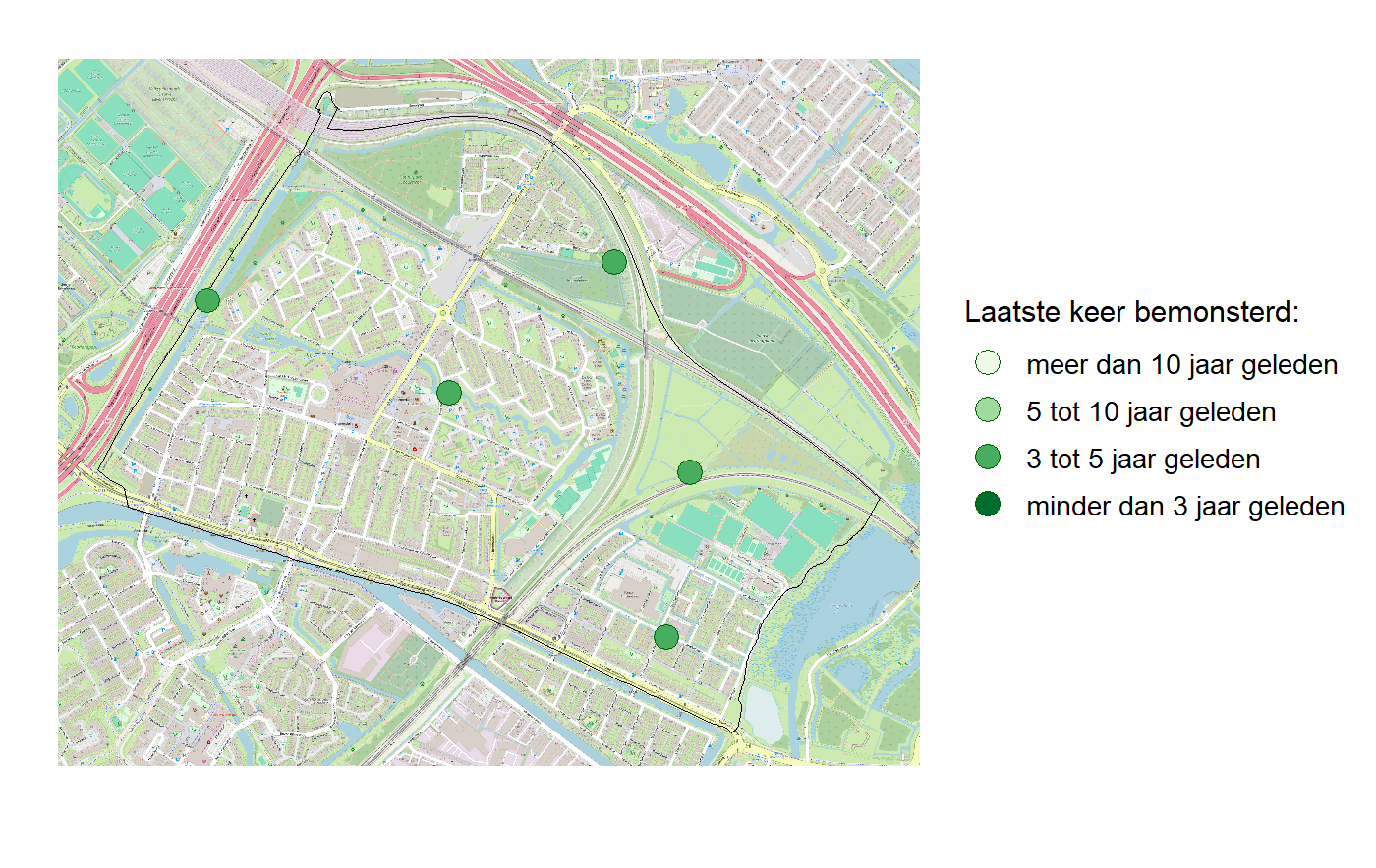 Kaart met meetlocaties waar waterplanten worden gemeten (groene stippen). Het laatste meetjaar waarin een locatie is bemonsterd is weergegeven in verschillende tinten groen.