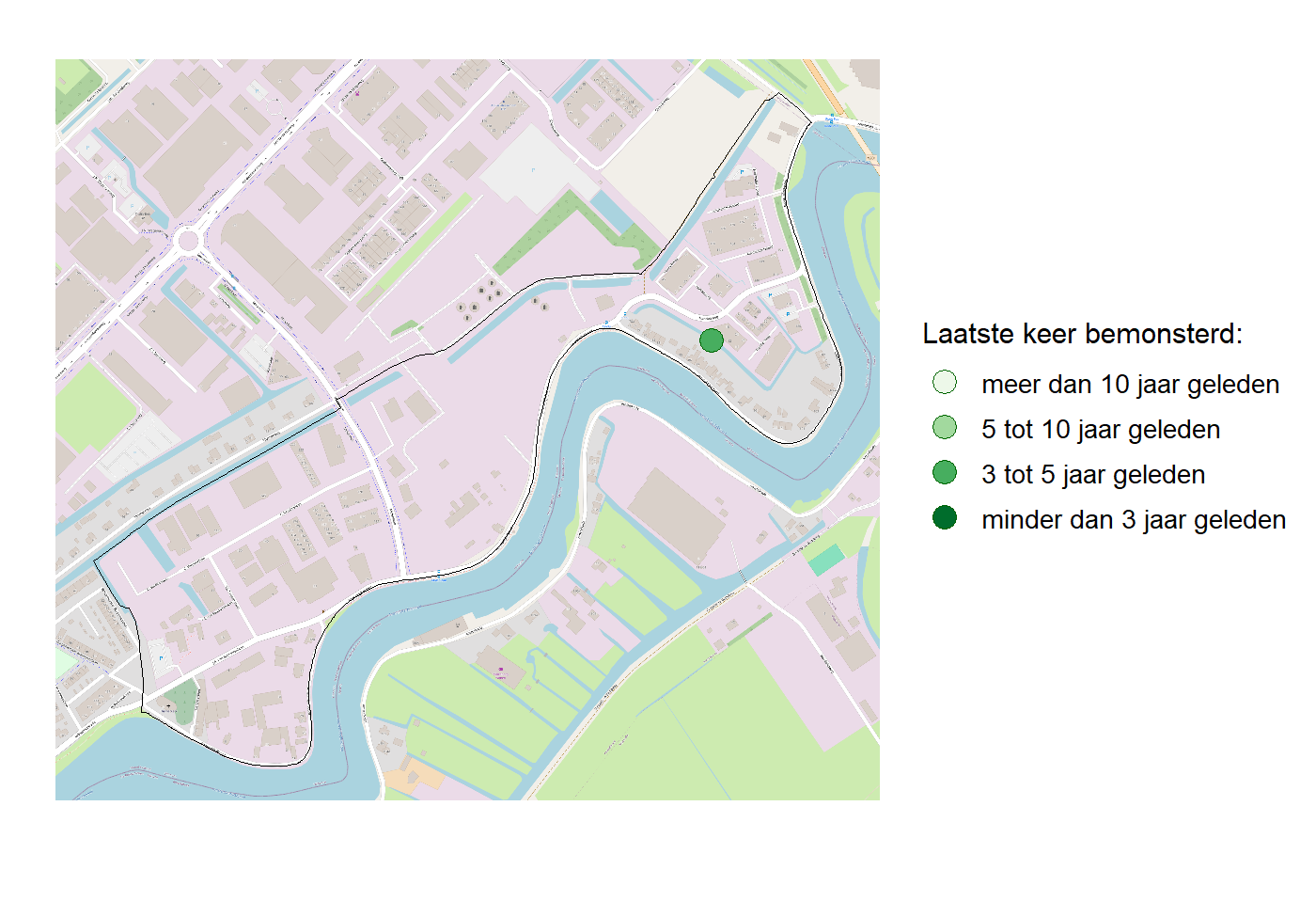 Kaart met meetlocaties waar waterplanten worden gemeten (groene stippen). Het laatste meetjaar waarin een locatie is bemonsterd is weergegeven in verschillende tinten groen.