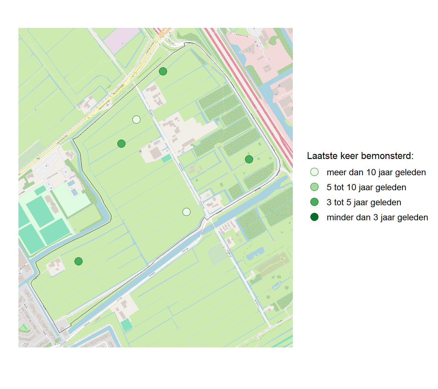 Kaart met meetlocaties waar waterplanten worden gemeten (groene stippen). Het laatste meetjaar waarin een locatie is bemonsterd is weergegeven in verschillende tinten groen.