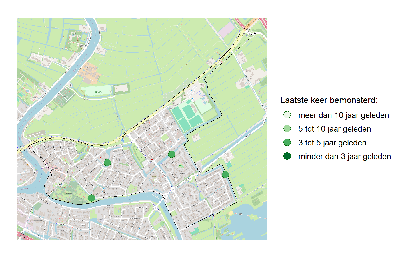 Kaart met meetlocaties waar waterplanten worden gemeten (groene stippen). Het laatste meetjaar waarin een locatie is bemonsterd is weergegeven in verschillende tinten groen.