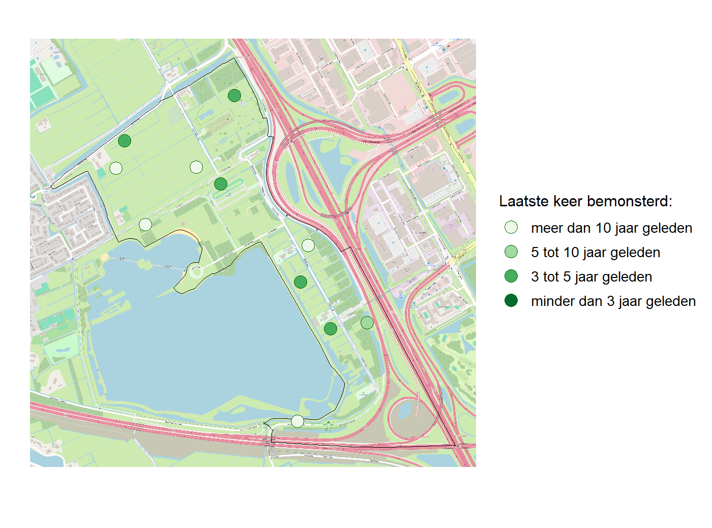 Kaart met meetlocaties waar waterplanten worden gemeten (groene stippen). Het laatste meetjaar waarin een locatie is bemonsterd is weergegeven in verschillende tinten groen.