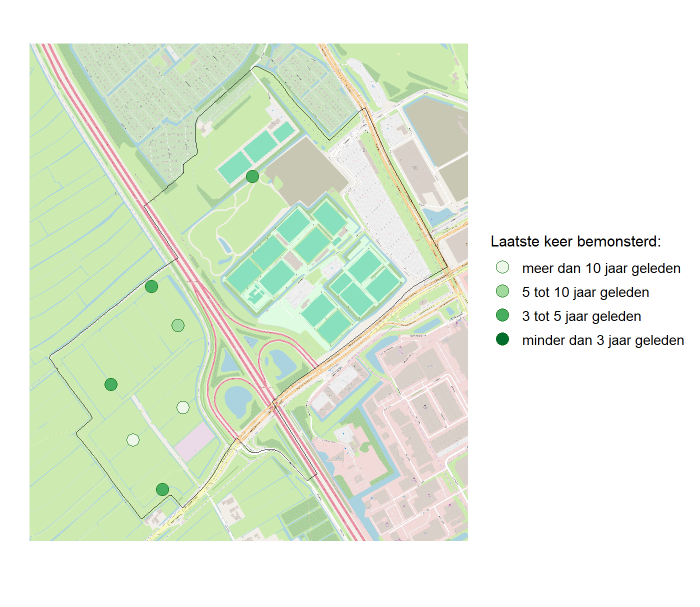 Kaart met meetlocaties waar waterplanten worden gemeten (groene stippen). Het laatste meetjaar waarin een locatie is bemonsterd is weergegeven in verschillende tinten groen.