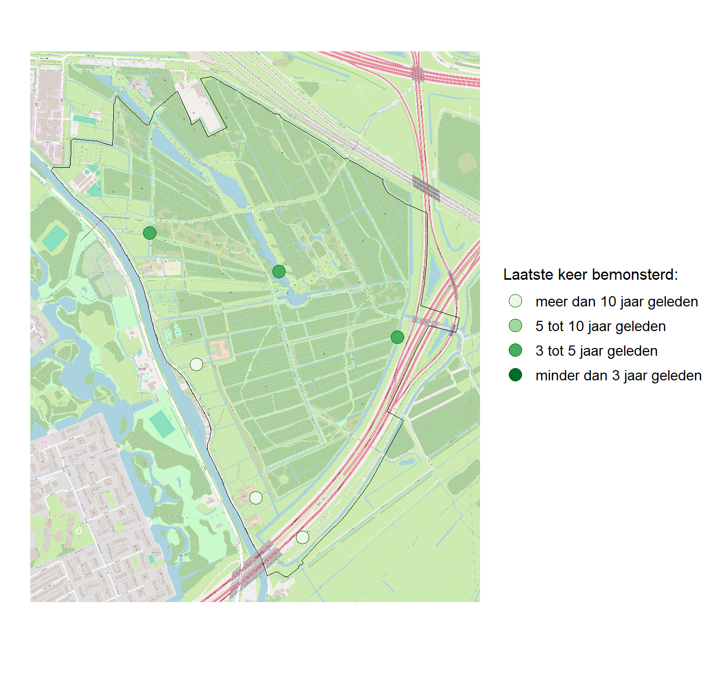 Kaart met meetlocaties waar waterplanten worden gemeten (groene stippen). Het laatste meetjaar waarin een locatie is bemonsterd is weergegeven in verschillende tinten groen.