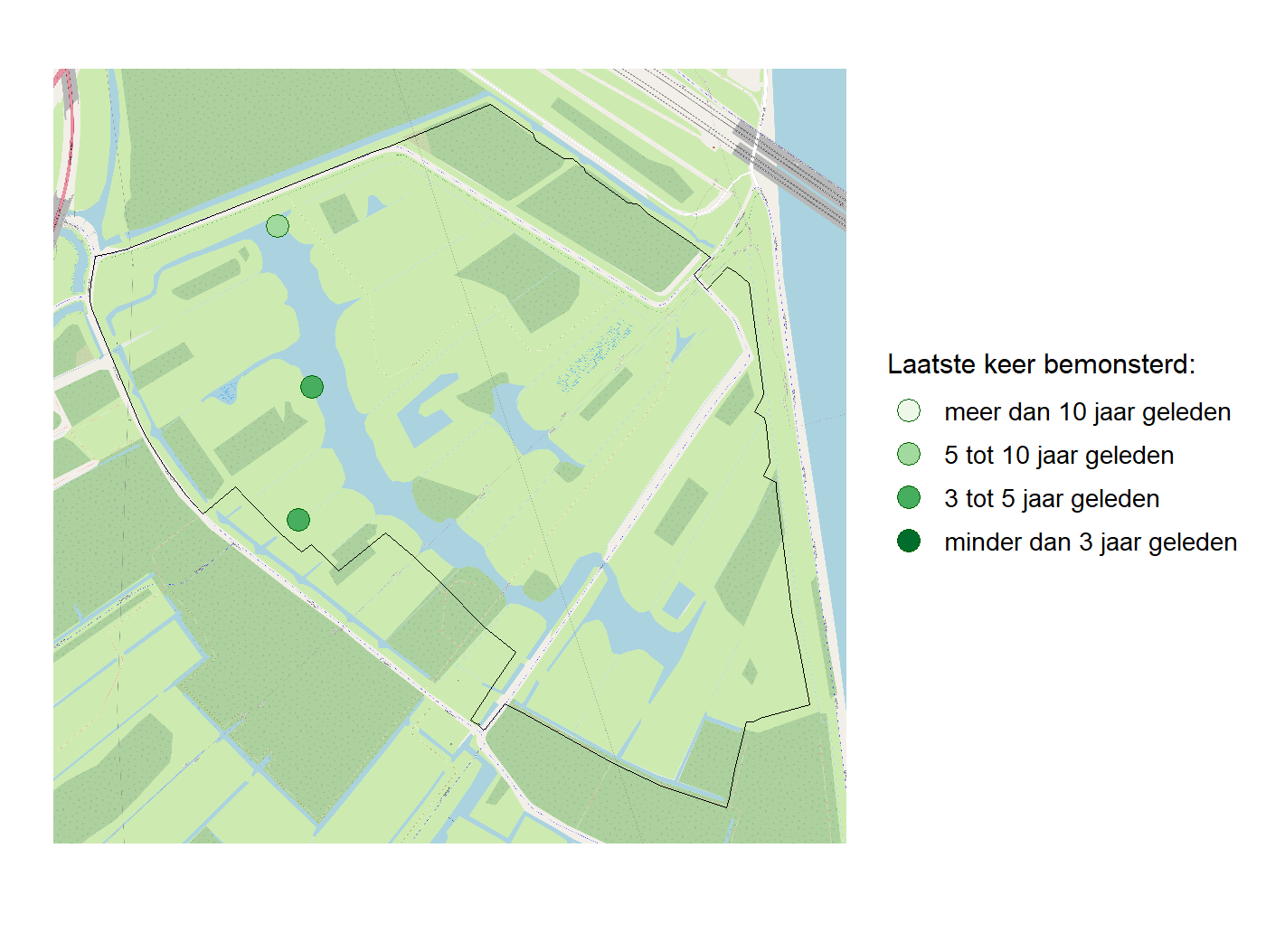 Kaart met meetlocaties waar waterplanten worden gemeten (groene stippen). Het laatste meetjaar waarin een locatie is bemonsterd is weergegeven in verschillende tinten groen.