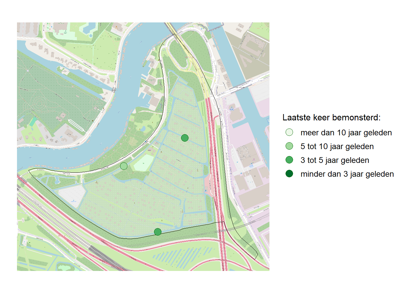 Kaart met meetlocaties waar waterplanten worden gemeten (groene stippen). Het laatste meetjaar waarin een locatie is bemonsterd is weergegeven in verschillende tinten groen.