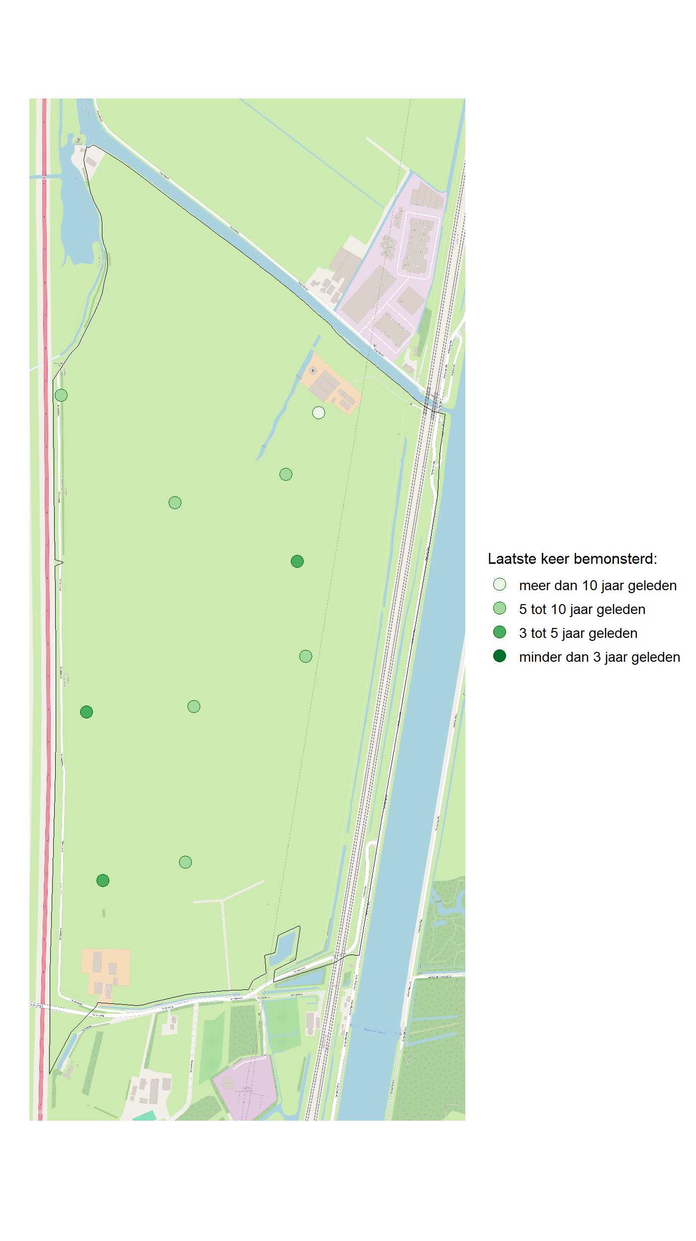 Kaart met meetlocaties waar waterplanten worden gemeten (groene stippen). Het laatste meetjaar waarin een locatie is bemonsterd is weergegeven in verschillende tinten groen.