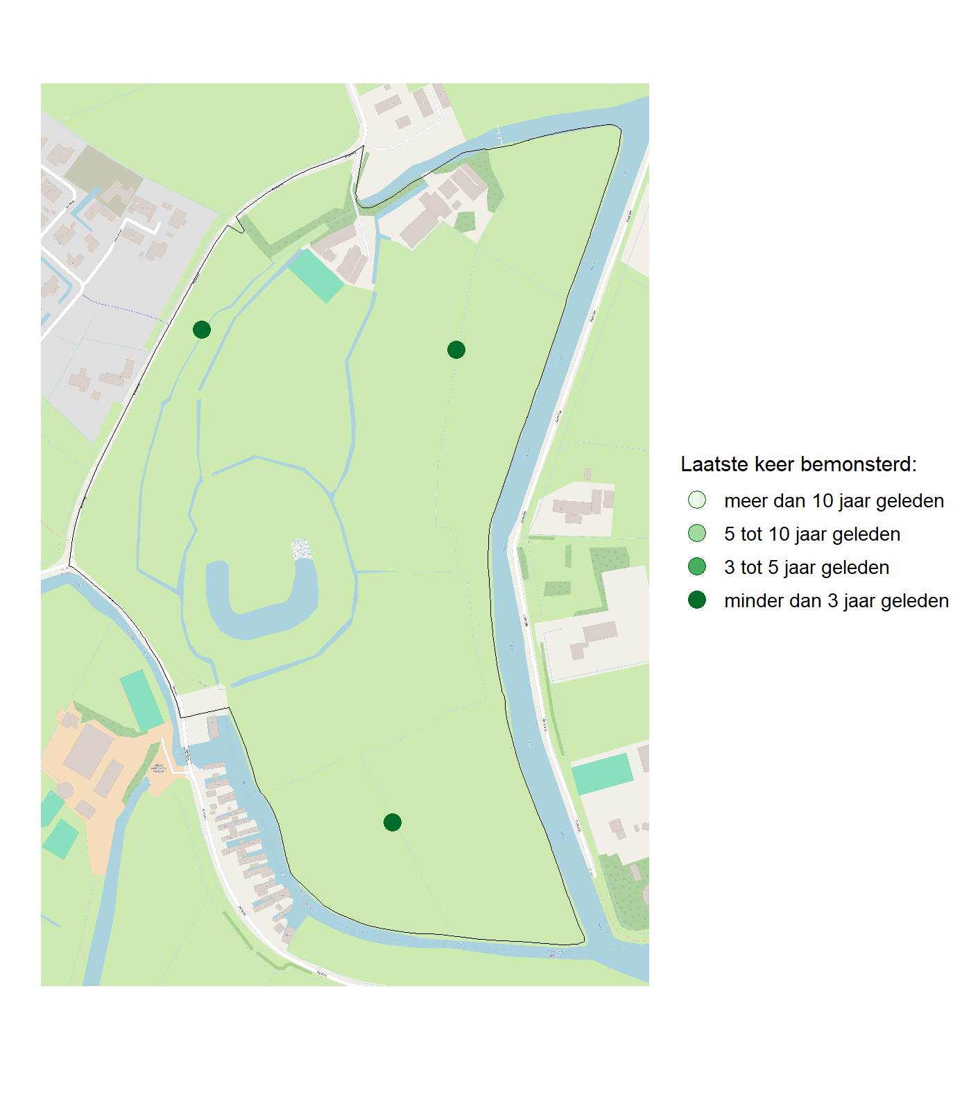 Kaart met meetlocaties waar waterplanten worden gemeten (groene stippen). Het laatste meetjaar waarin een locatie is bemonsterd is weergegeven in verschillende tinten groen.