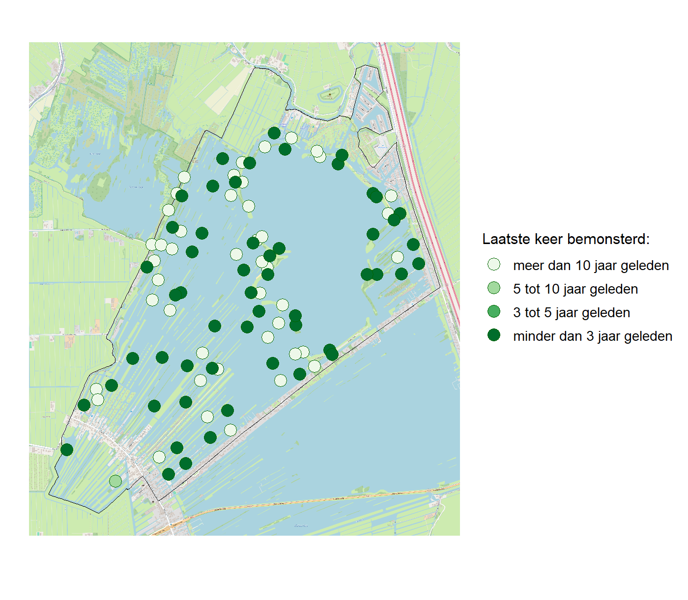 Kaart met meetlocaties waar waterplanten worden gemeten (groene stippen). Het laatste meetjaar waarin een locatie is bemonsterd is weergegeven in verschillende tinten groen.