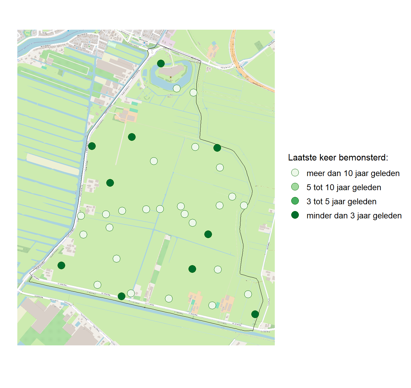 Kaart met meetlocaties waar waterplanten worden gemeten (groene stippen). Het laatste meetjaar waarin een locatie is bemonsterd is weergegeven in verschillende tinten groen.