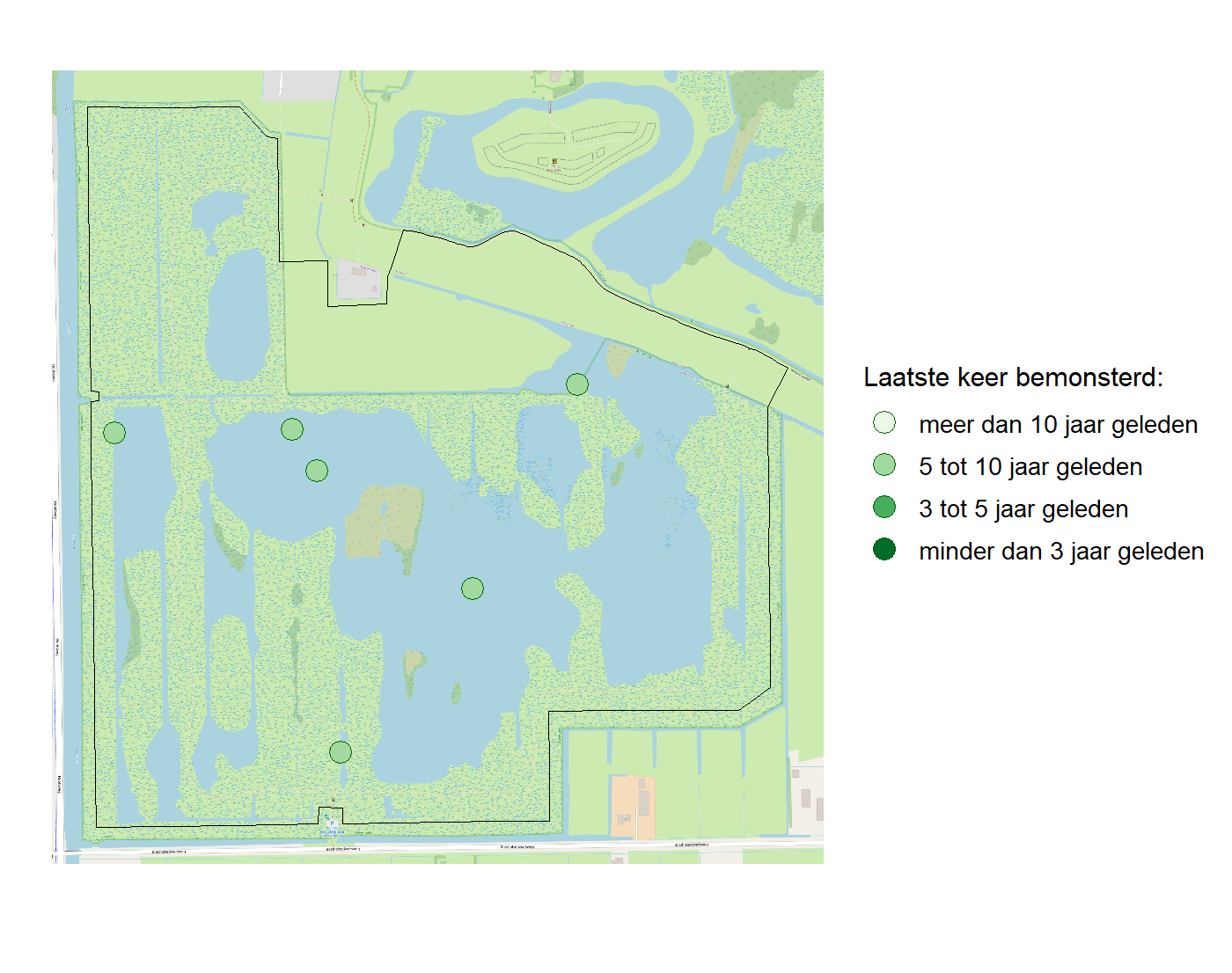 Kaart met meetlocaties waar waterplanten worden gemeten (groene stippen). Het laatste meetjaar waarin een locatie is bemonsterd is weergegeven in verschillende tinten groen.