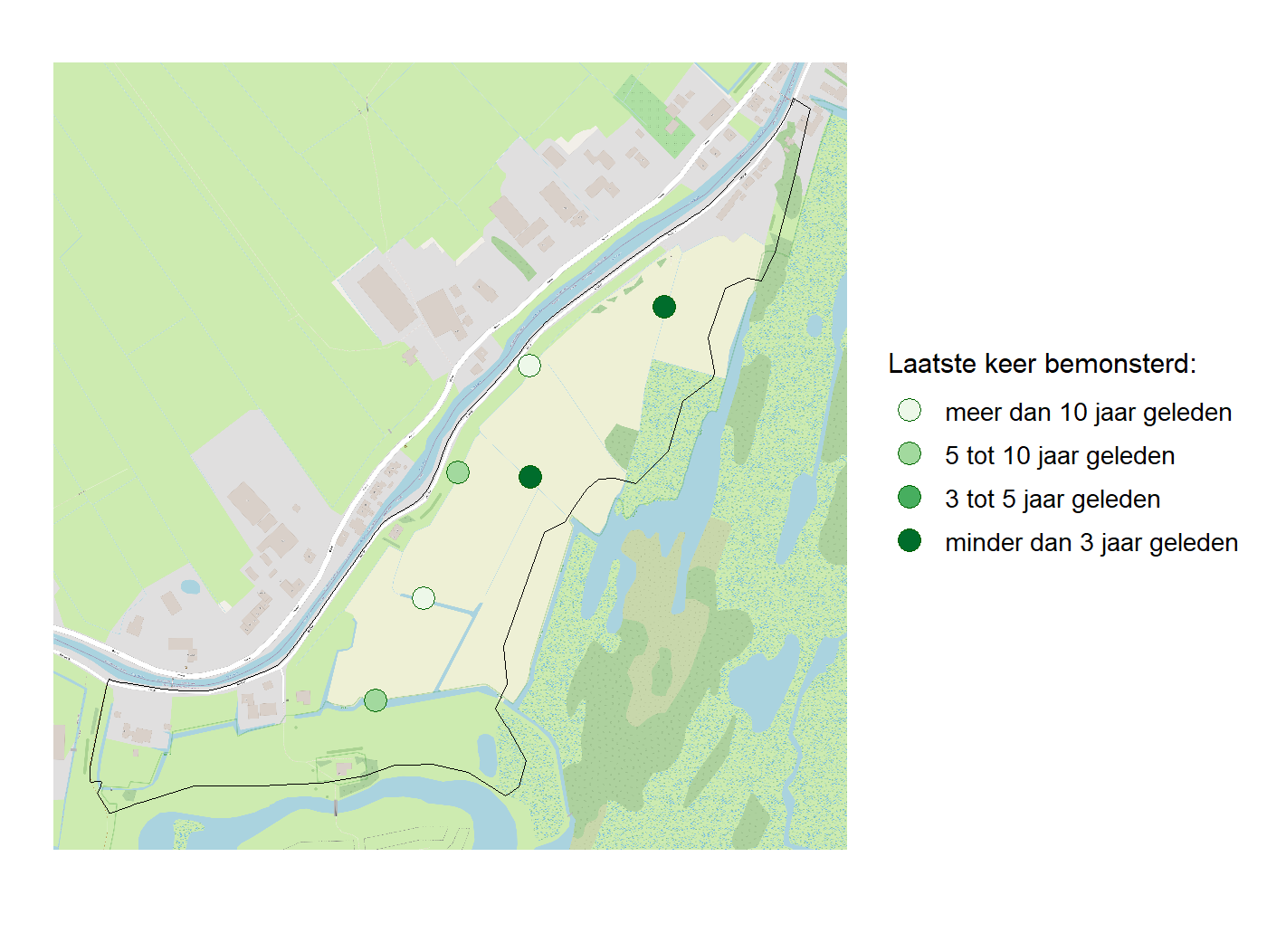 Kaart met meetlocaties waar waterplanten worden gemeten (groene stippen). Het laatste meetjaar waarin een locatie is bemonsterd is weergegeven in verschillende tinten groen.