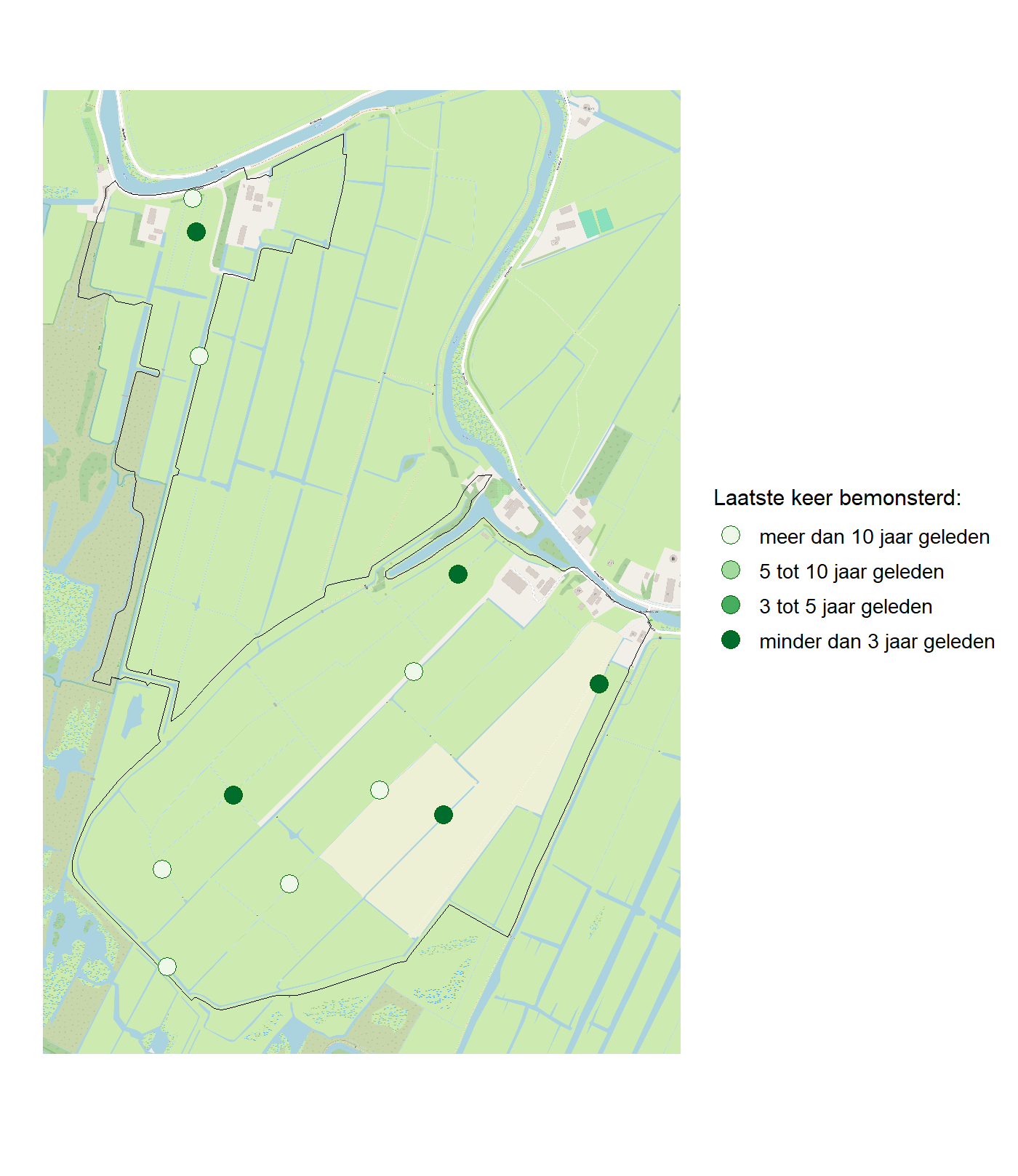 Kaart met meetlocaties waar waterplanten worden gemeten (groene stippen). Het laatste meetjaar waarin een locatie is bemonsterd is weergegeven in verschillende tinten groen.