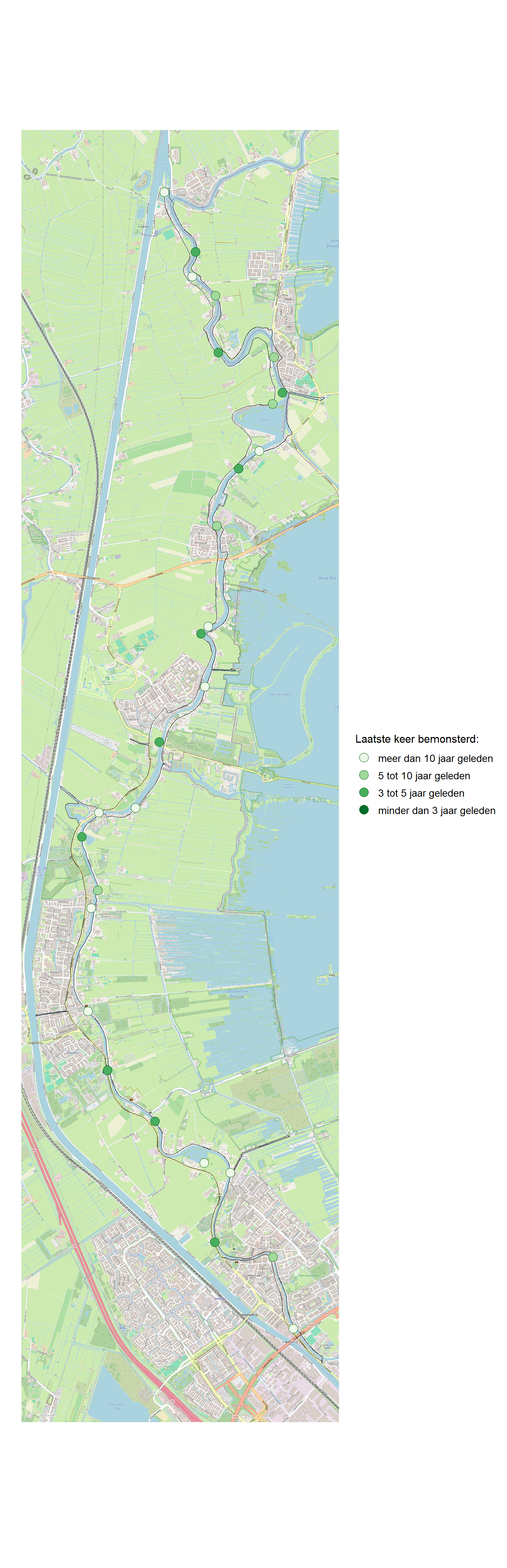 Kaart met meetlocaties waar waterplanten worden gemeten (groene stippen). Het laatste meetjaar waarin een locatie is bemonsterd is weergegeven in verschillende tinten groen.