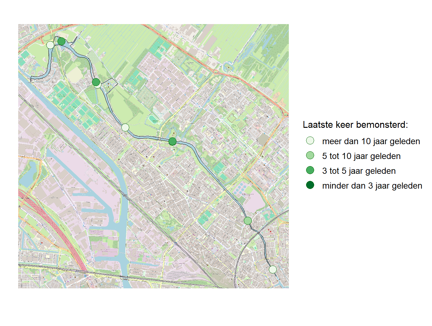 Kaart met meetlocaties waar waterplanten worden gemeten (groene stippen). Het laatste meetjaar waarin een locatie is bemonsterd is weergegeven in verschillende tinten groen.