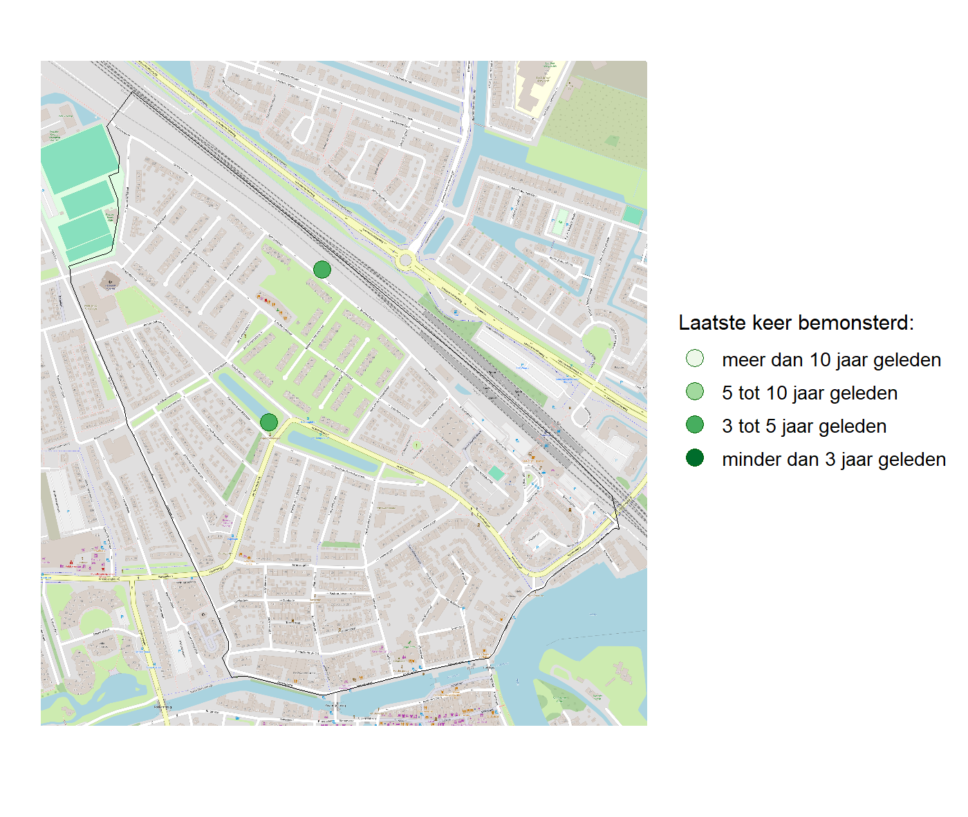 Kaart met meetlocaties waar waterplanten worden gemeten (groene stippen). Het laatste meetjaar waarin een locatie is bemonsterd is weergegeven in verschillende tinten groen.