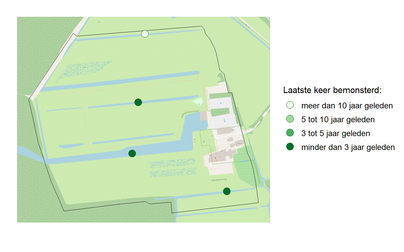 Kaart met meetlocaties waar waterplanten worden gemeten (groene stippen). Het laatste meetjaar waarin een locatie is bemonsterd is weergegeven in verschillende tinten groen.