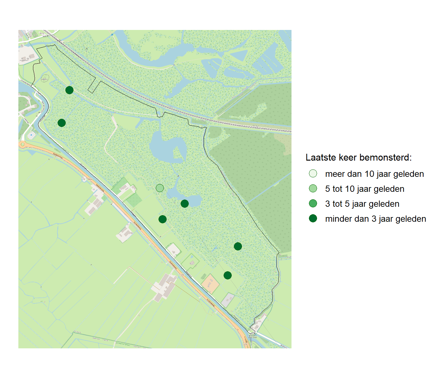 Kaart met meetlocaties waar waterplanten worden gemeten (groene stippen). Het laatste meetjaar waarin een locatie is bemonsterd is weergegeven in verschillende tinten groen.