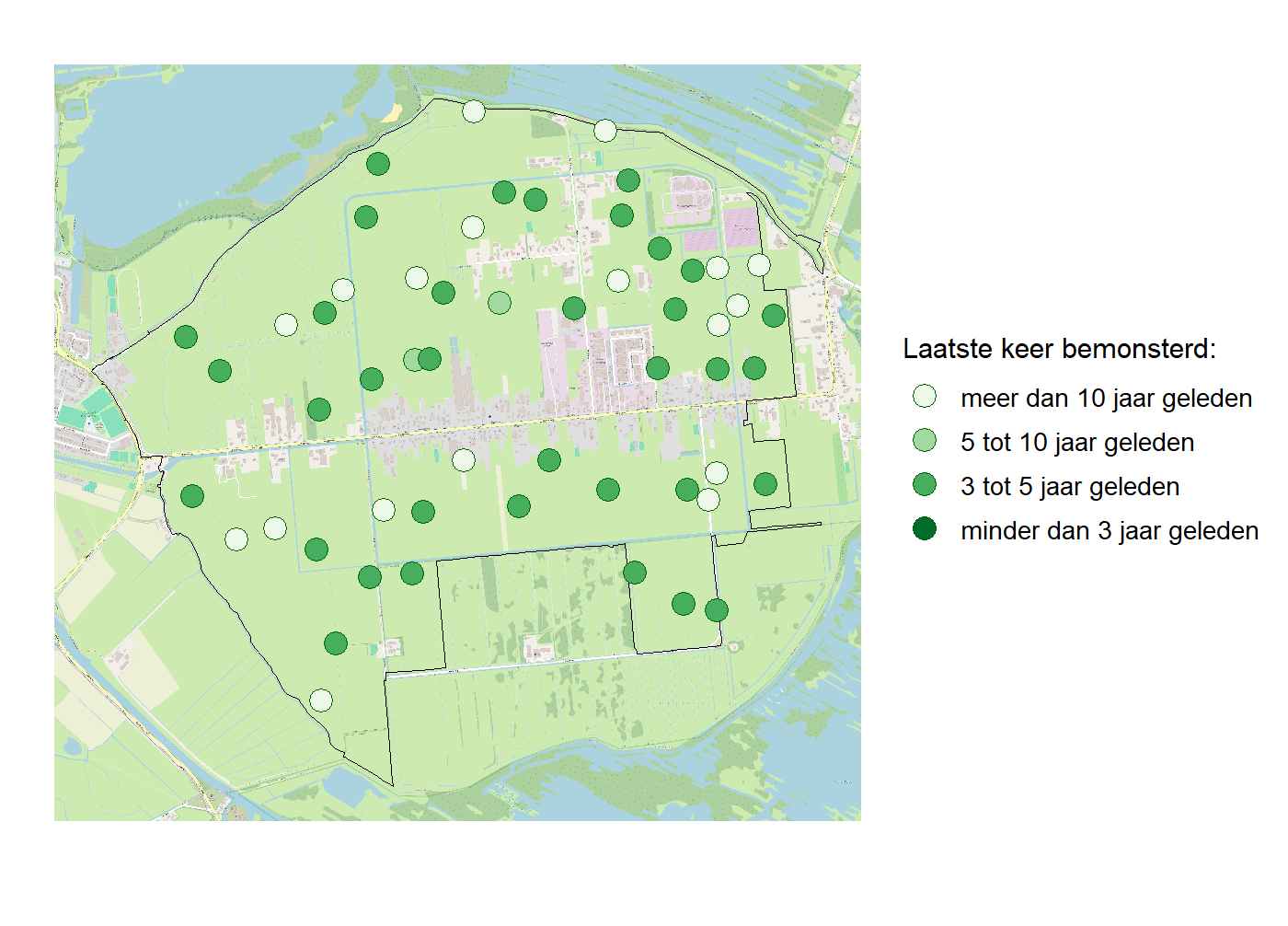 Kaart met meetlocaties waar waterplanten worden gemeten (groene stippen). Het laatste meetjaar waarin een locatie is bemonsterd is weergegeven in verschillende tinten groen.