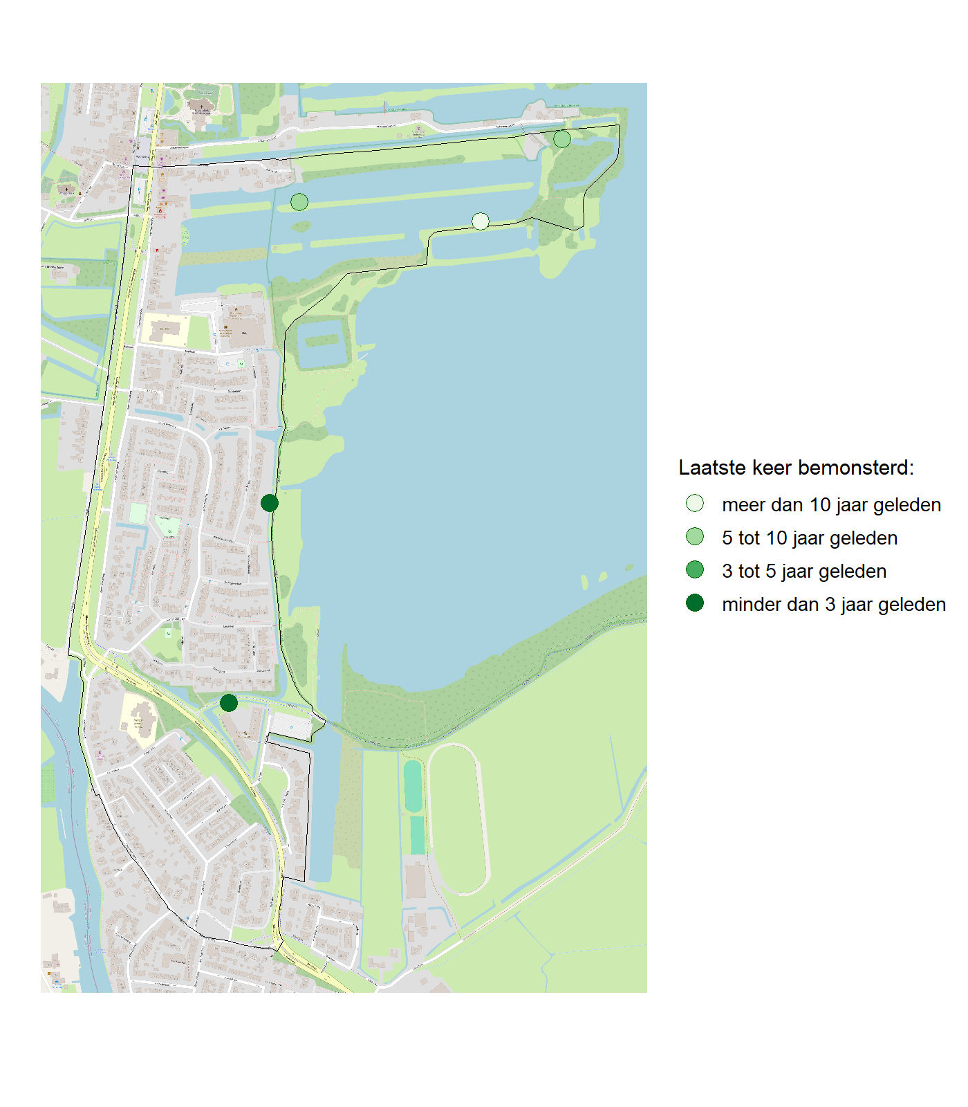 Kaart met meetlocaties waar waterplanten worden gemeten (groene stippen). Het laatste meetjaar waarin een locatie is bemonsterd is weergegeven in verschillende tinten groen.