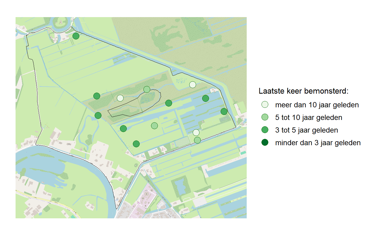 Kaart met meetlocaties waar waterplanten worden gemeten (groene stippen). Het laatste meetjaar waarin een locatie is bemonsterd is weergegeven in verschillende tinten groen.