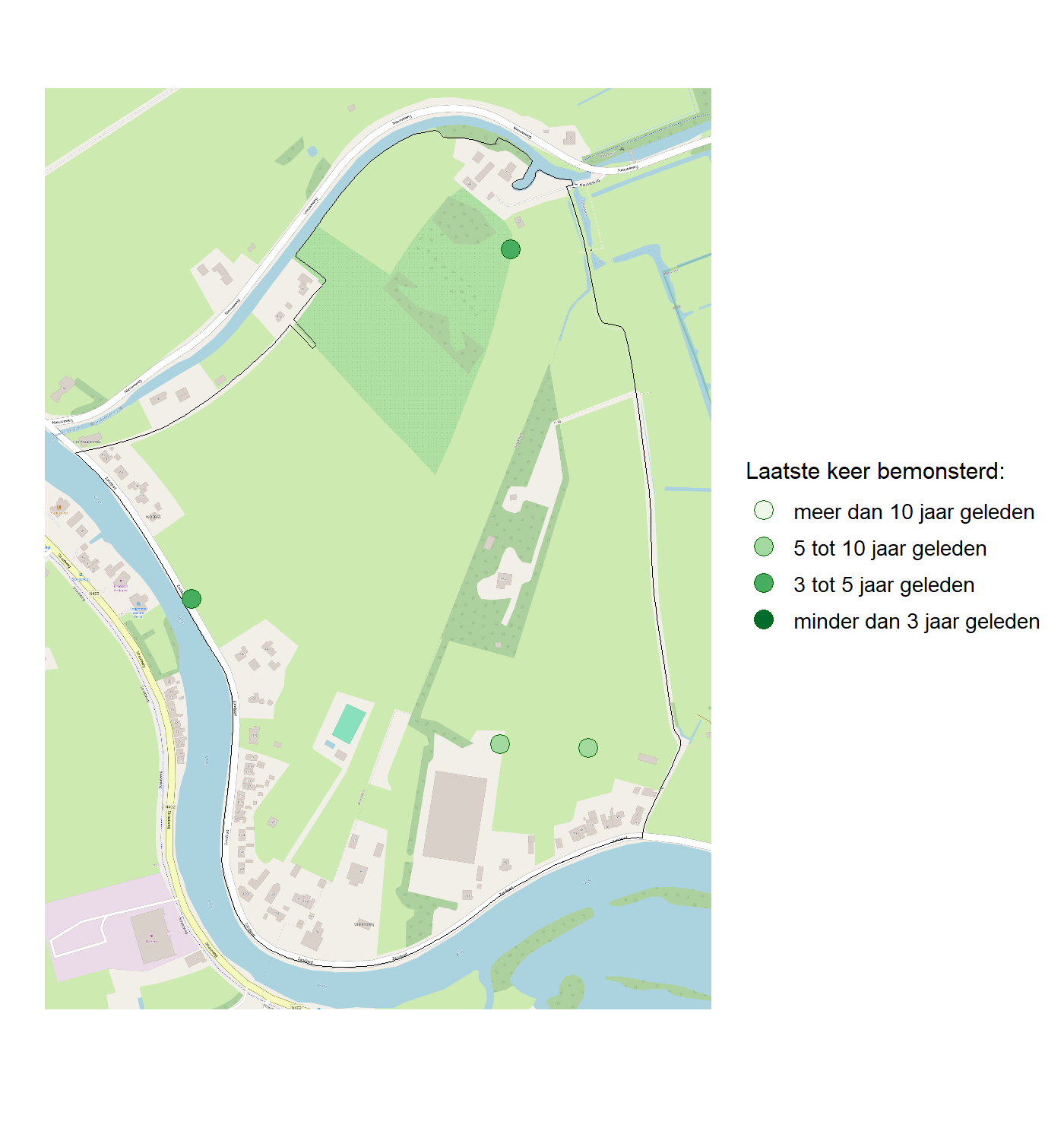 Kaart met meetlocaties waar waterplanten worden gemeten (groene stippen). Het laatste meetjaar waarin een locatie is bemonsterd is weergegeven in verschillende tinten groen.