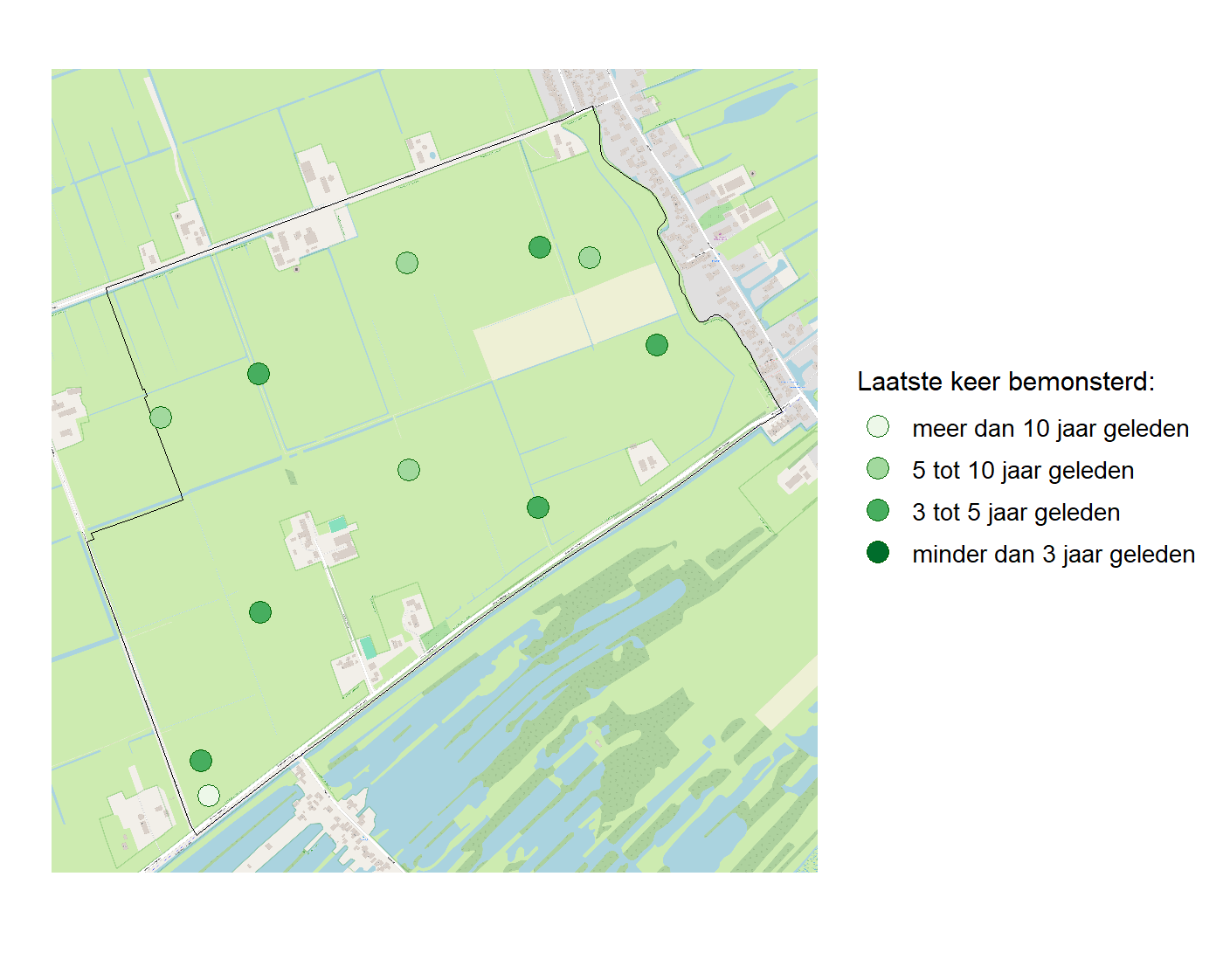 Kaart met meetlocaties waar waterplanten worden gemeten (groene stippen). Het laatste meetjaar waarin een locatie is bemonsterd is weergegeven in verschillende tinten groen.