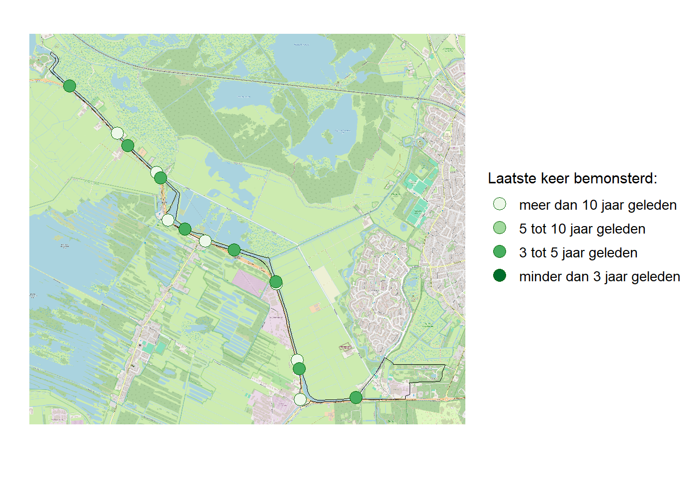 Kaart met meetlocaties waar waterplanten worden gemeten (groene stippen). Het laatste meetjaar waarin een locatie is bemonsterd is weergegeven in verschillende tinten groen.