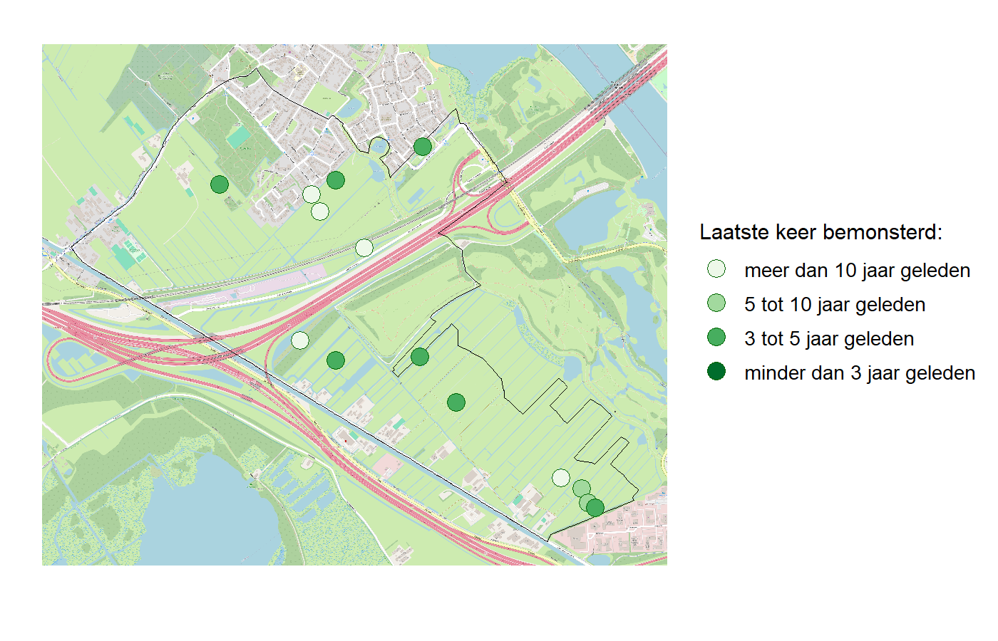 Kaart met meetlocaties waar waterplanten worden gemeten (groene stippen). Het laatste meetjaar waarin een locatie is bemonsterd is weergegeven in verschillende tinten groen.