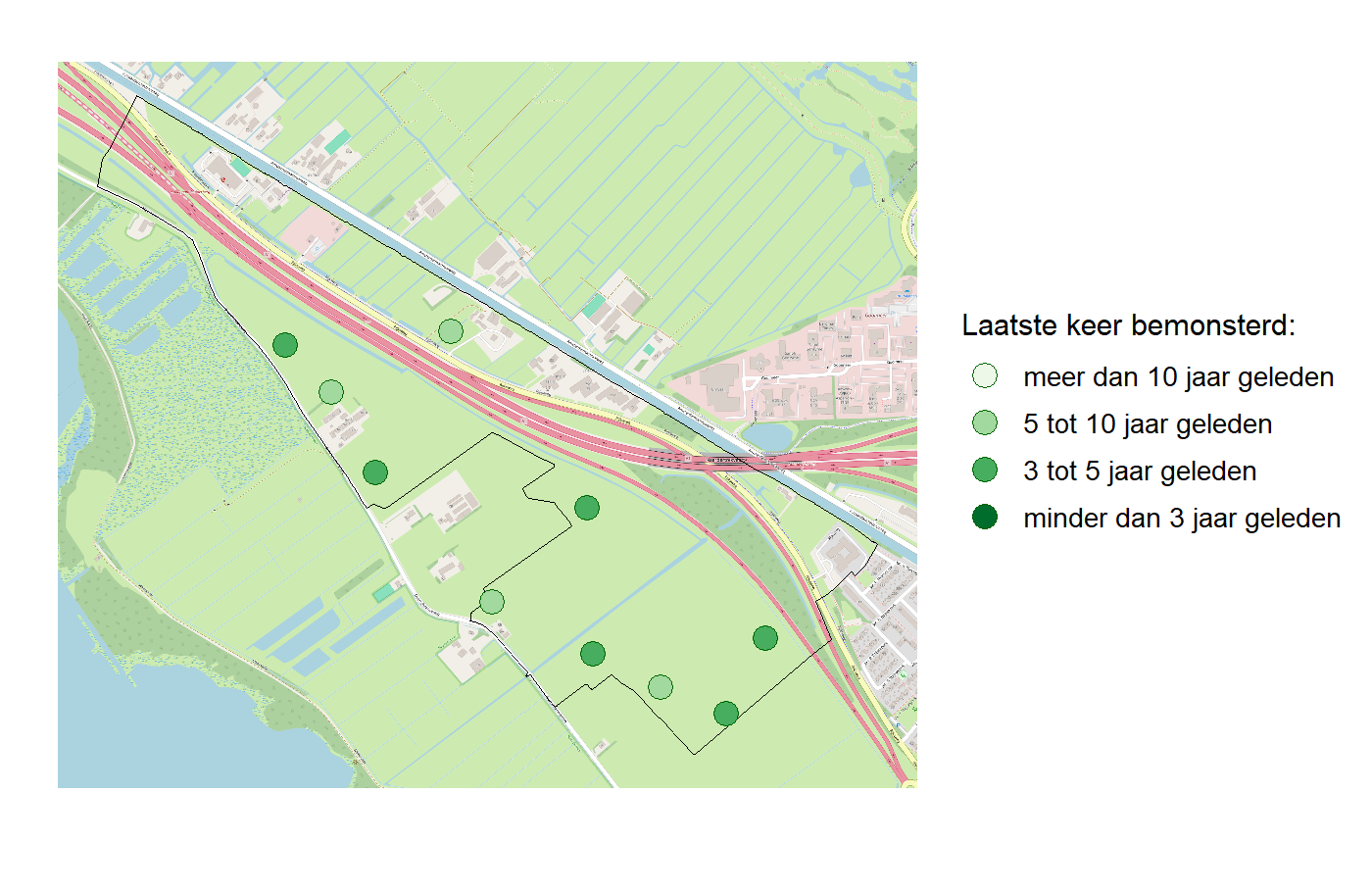 Kaart met meetlocaties waar waterplanten worden gemeten (groene stippen). Het laatste meetjaar waarin een locatie is bemonsterd is weergegeven in verschillende tinten groen.