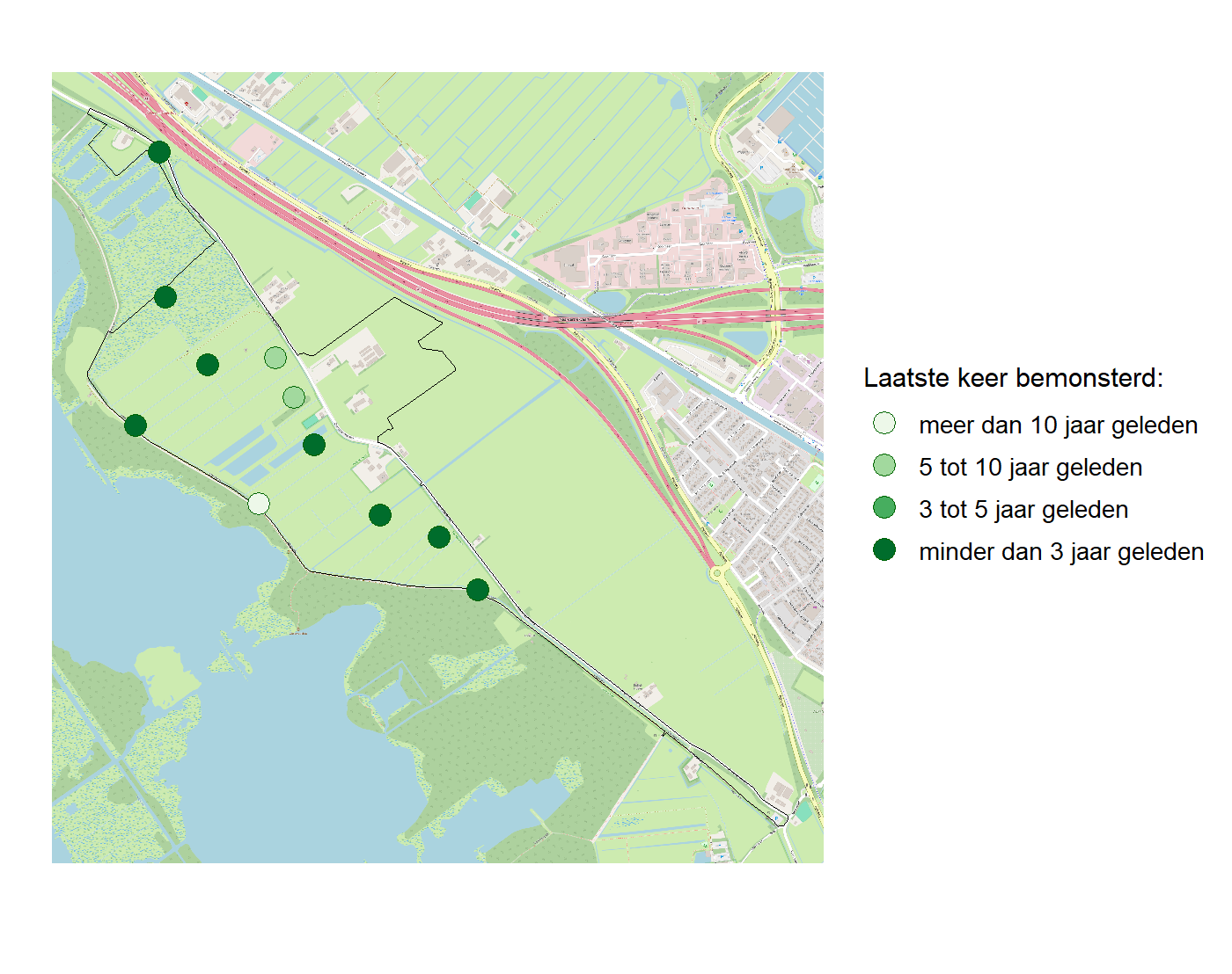 Kaart met meetlocaties waar waterplanten worden gemeten (groene stippen). Het laatste meetjaar waarin een locatie is bemonsterd is weergegeven in verschillende tinten groen.