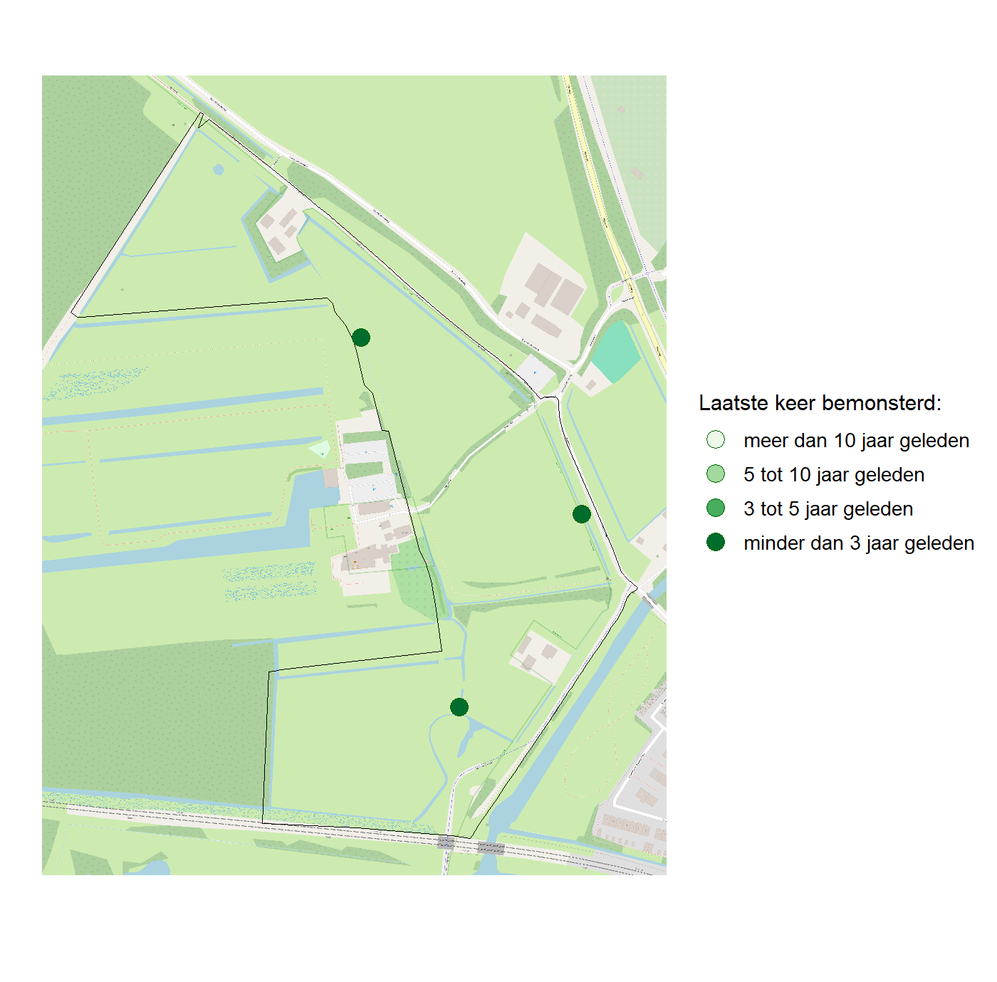 Kaart met meetlocaties waar waterplanten worden gemeten (groene stippen). Het laatste meetjaar waarin een locatie is bemonsterd is weergegeven in verschillende tinten groen.