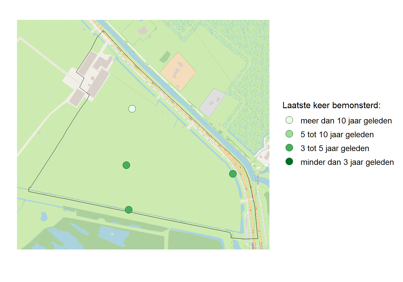 Kaart met meetlocaties waar waterplanten worden gemeten (groene stippen). Het laatste meetjaar waarin een locatie is bemonsterd is weergegeven in verschillende tinten groen.