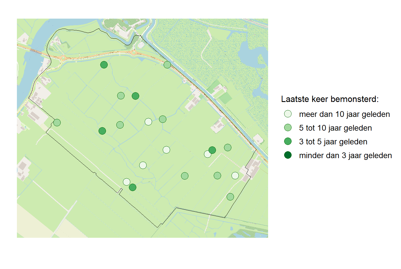 Kaart met meetlocaties waar waterplanten worden gemeten (groene stippen). Het laatste meetjaar waarin een locatie is bemonsterd is weergegeven in verschillende tinten groen.