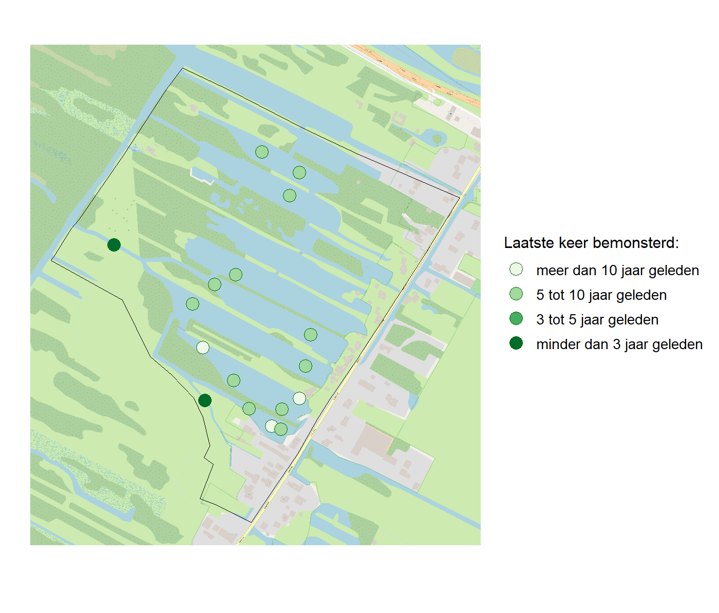 Kaart met meetlocaties waar waterplanten worden gemeten (groene stippen). Het laatste meetjaar waarin een locatie is bemonsterd is weergegeven in verschillende tinten groen.