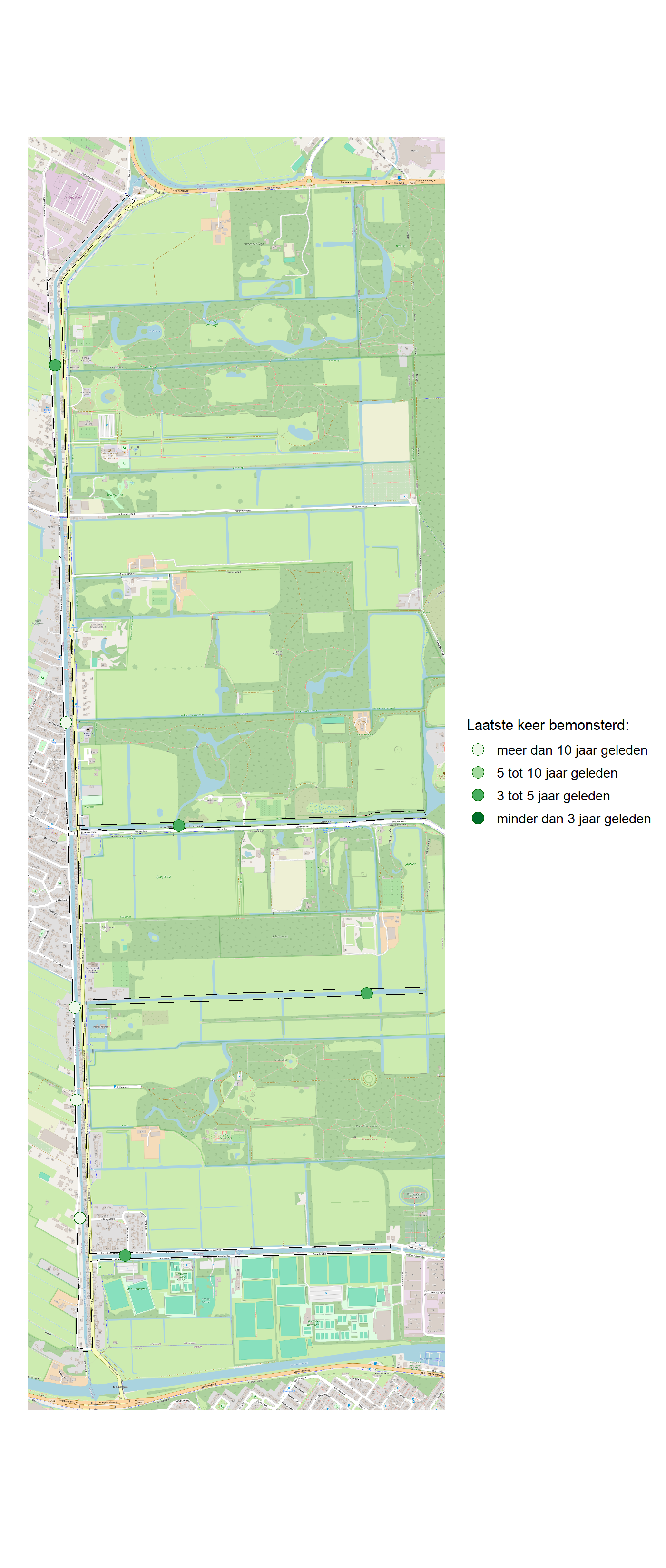 Kaart met meetlocaties waar waterplanten worden gemeten (groene stippen). Het laatste meetjaar waarin een locatie is bemonsterd is weergegeven in verschillende tinten groen.