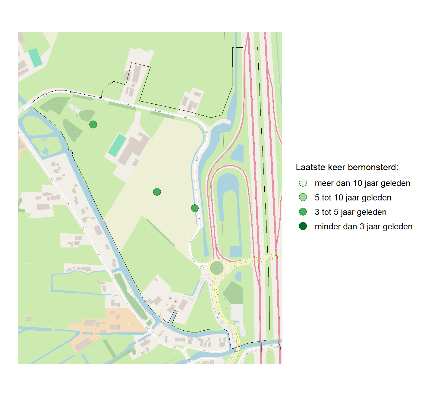 Kaart met meetlocaties waar waterplanten worden gemeten (groene stippen). Het laatste meetjaar waarin een locatie is bemonsterd is weergegeven in verschillende tinten groen.