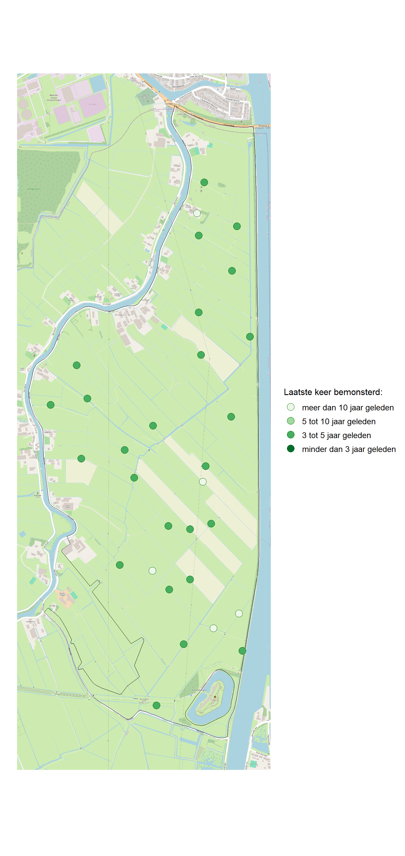 Kaart met meetlocaties waar waterplanten worden gemeten (groene stippen). Het laatste meetjaar waarin een locatie is bemonsterd is weergegeven in verschillende tinten groen.