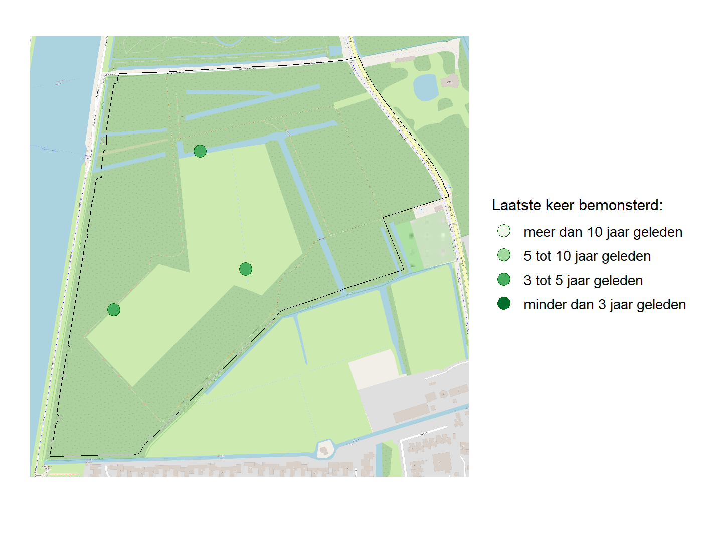 Kaart met meetlocaties waar waterplanten worden gemeten (groene stippen). Het laatste meetjaar waarin een locatie is bemonsterd is weergegeven in verschillende tinten groen.