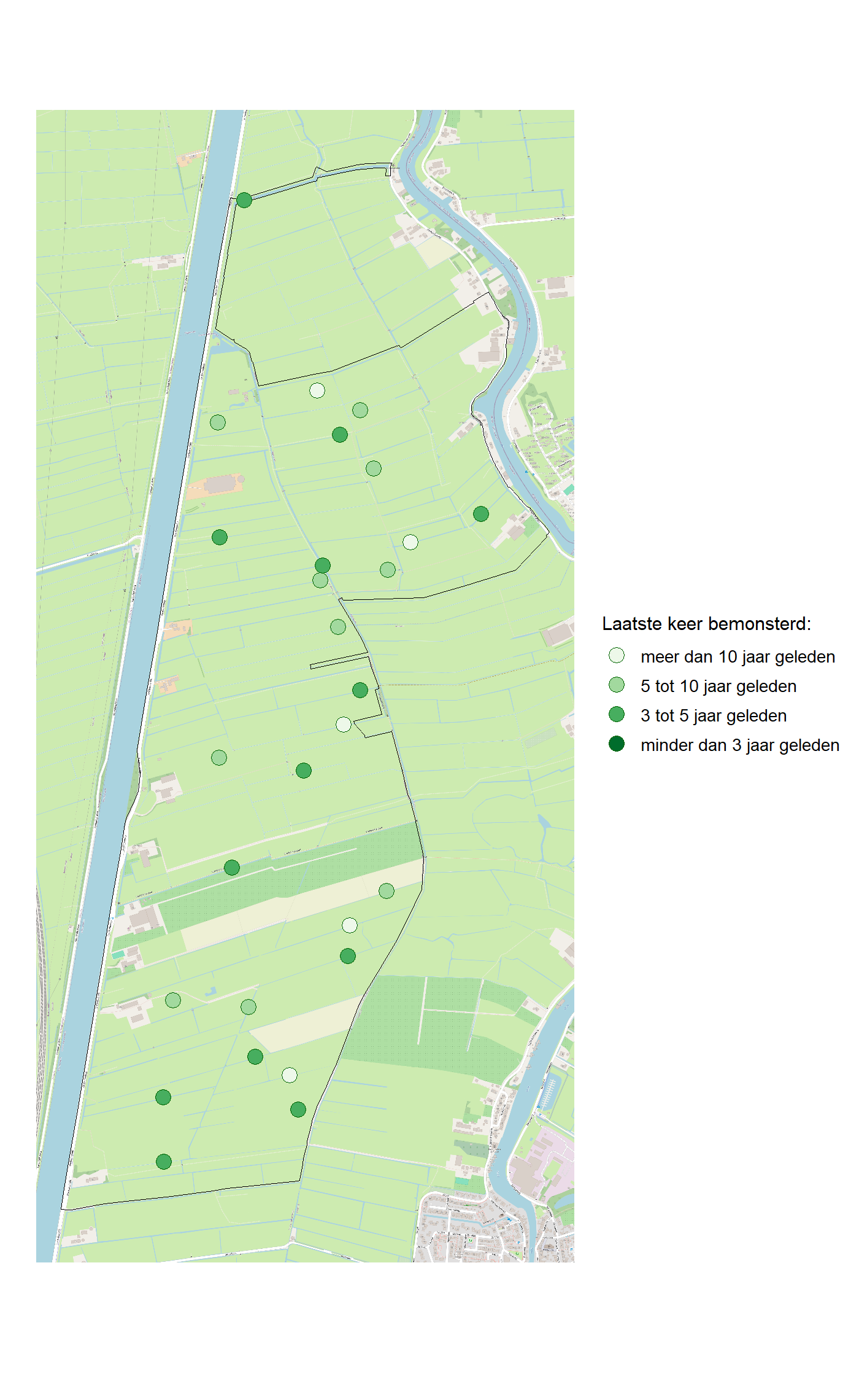 Kaart met meetlocaties waar waterplanten worden gemeten (groene stippen). Het laatste meetjaar waarin een locatie is bemonsterd is weergegeven in verschillende tinten groen.