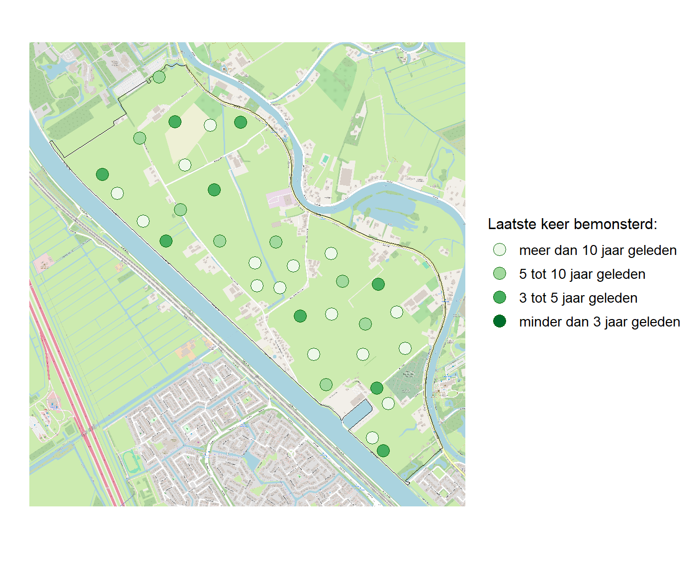 Kaart met meetlocaties waar waterplanten worden gemeten (groene stippen). Het laatste meetjaar waarin een locatie is bemonsterd is weergegeven in verschillende tinten groen.