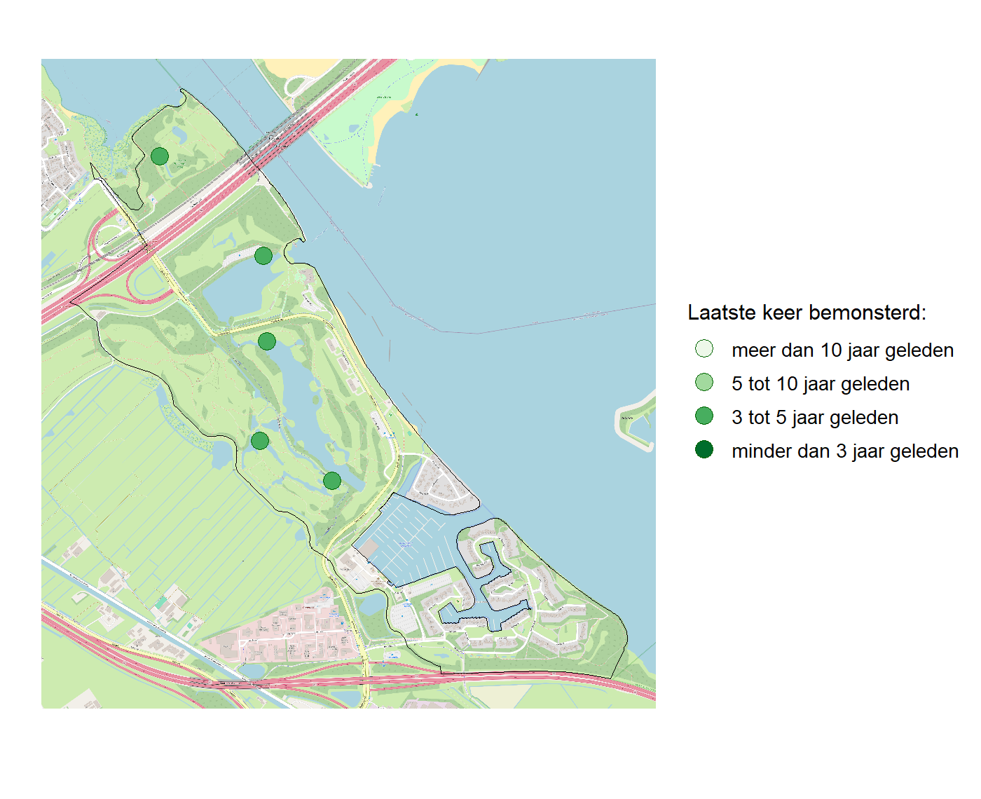 Kaart met meetlocaties waar waterplanten worden gemeten (groene stippen). Het laatste meetjaar waarin een locatie is bemonsterd is weergegeven in verschillende tinten groen.