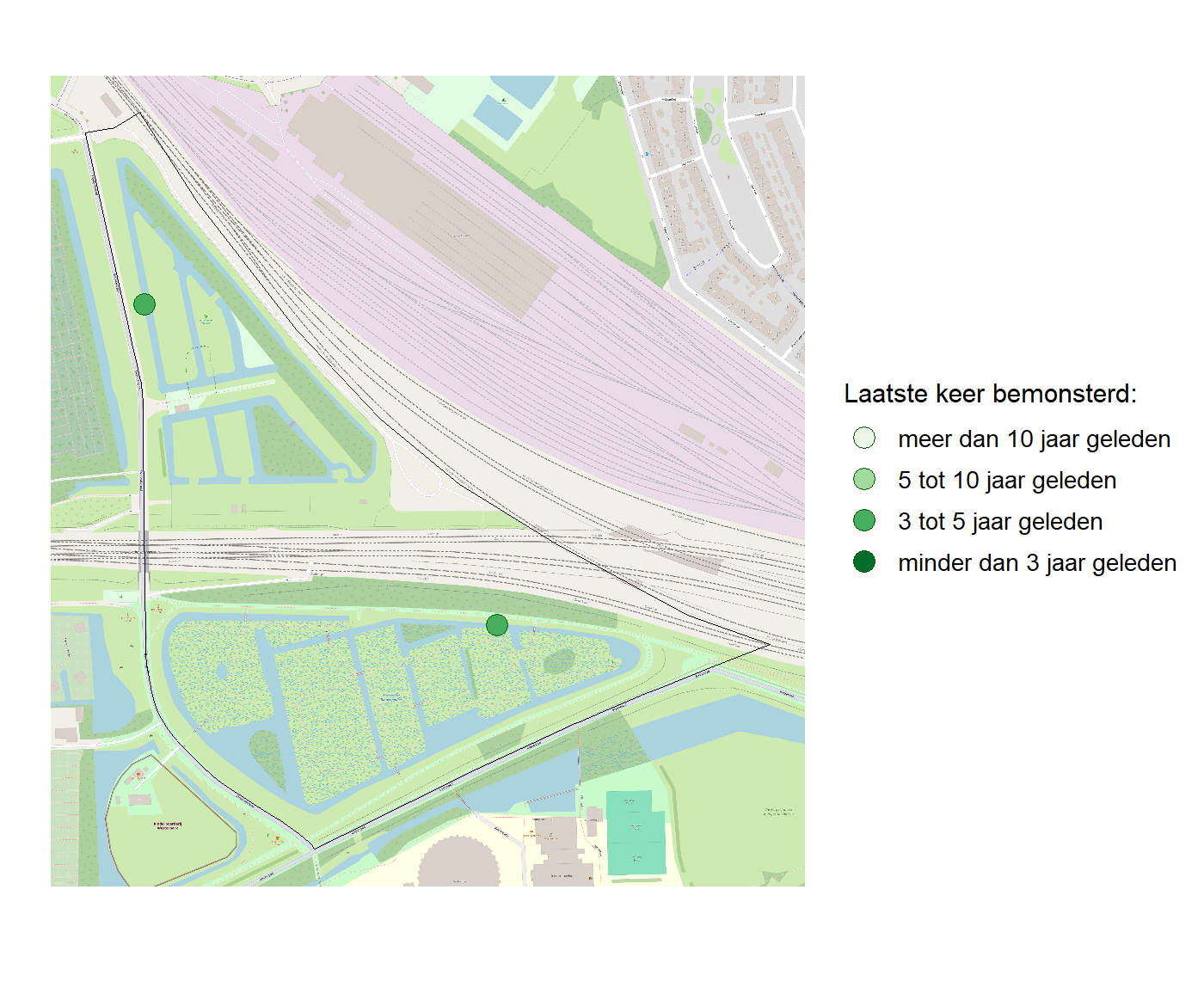 Kaart met meetlocaties waar waterplanten worden gemeten (groene stippen). Het laatste meetjaar waarin een locatie is bemonsterd is weergegeven in verschillende tinten groen.