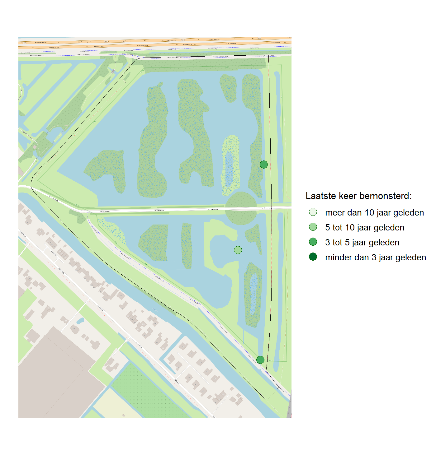 Kaart met meetlocaties waar waterplanten worden gemeten (groene stippen). Het laatste meetjaar waarin een locatie is bemonsterd is weergegeven in verschillende tinten groen.