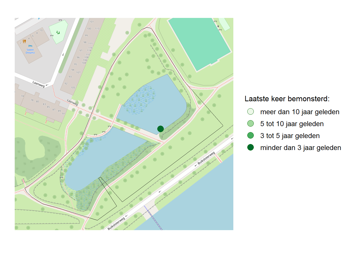 Kaart met meetlocaties waar waterplanten worden gemeten (groene stippen). Het laatste meetjaar waarin een locatie is bemonsterd is weergegeven in verschillende tinten groen.